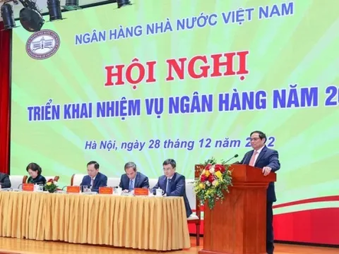 Thủ tướng yêu cầu ngân hàng giảm chi phí để hạ lãi suất, tập trung tín dụng vào sản xuất kinh doanh