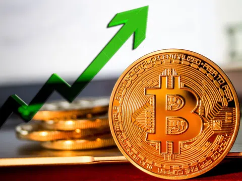 Bitcoin vượt mốc 31.000 USD, đỉnh cao kỷ lục năm 2023