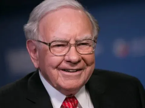 5 cuốn sách tỷ phú Warren Buffett khuyên nhà đầu tư nên đọc: Có cuốn được coi là khoản đầu tư sáng suốt không kém việc đăng ký kết hôn