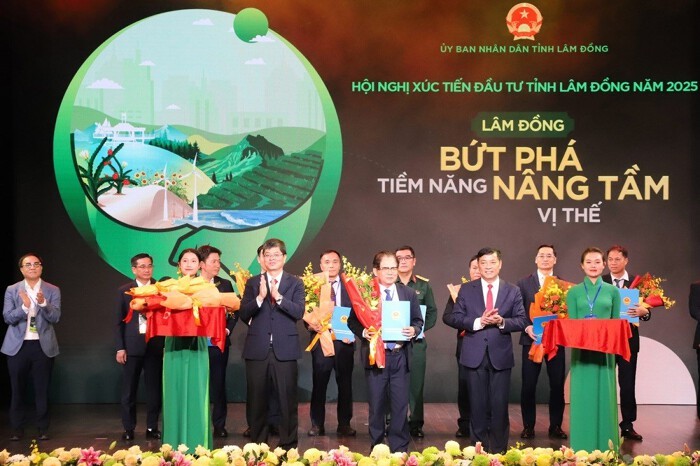 hoa-chat-duc-giang-1760415150.jpg