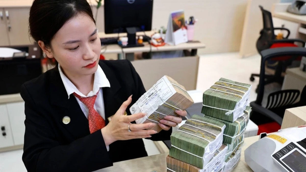 NHNN quay đầu hút ròng hơn 66.000 tỷ, lãi suất liên ngân hàng hạ nhiệt