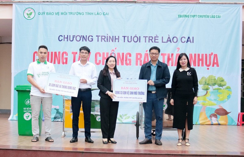 Tuổi trẻ Lào Cai tích cực tuyên truyền phòng chống rác thải nhựa