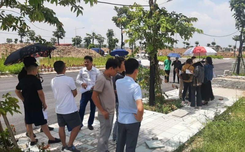 Hạ giá nhưng bất động sản vẫn khó bán