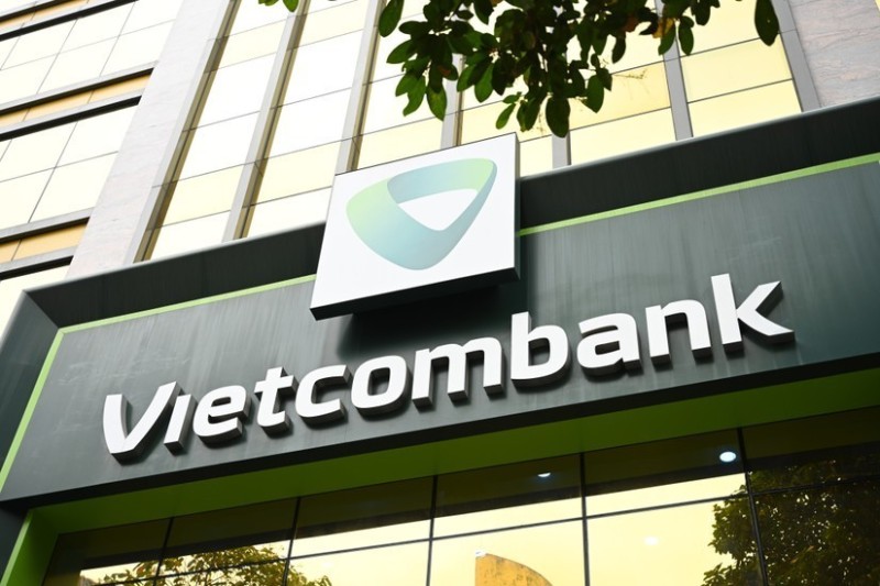 "Ông lớn" Vietcombank bất ngờ giảm đồng loạt lãi suất cho vay hỗ trợ khách hàng năm 2022