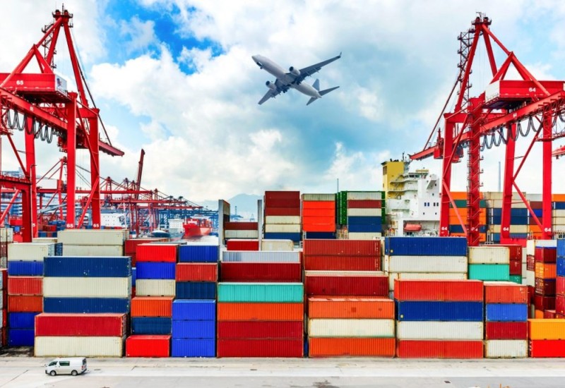 Việt Nam xuất siêu khoảng hơn 10 tỷ USD trong 11 tháng của năm 2022