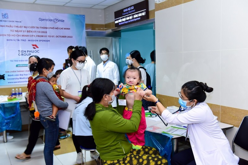 1.880 giờ tìm lại nụ cười cho gần nhiều trẻ hở môi, hàm ếch bẩm sinh