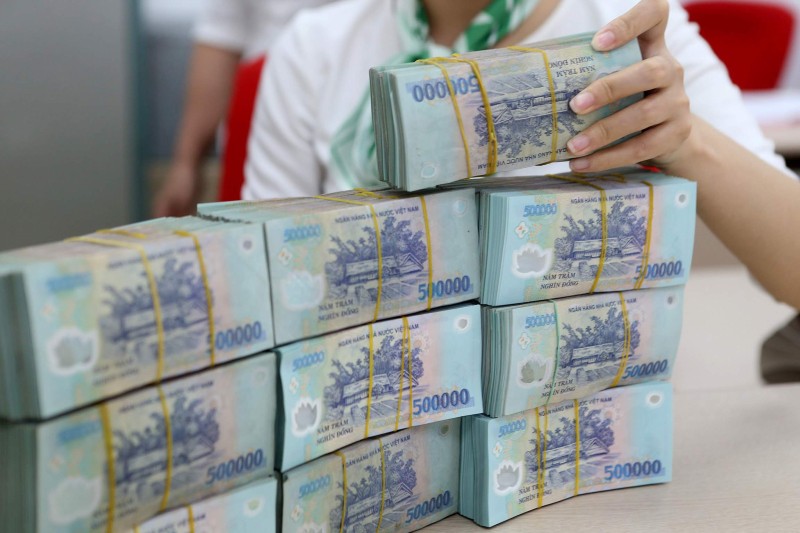 Ngân hàng đồng loạt giảm lãi suất sau quyết định của NHNN