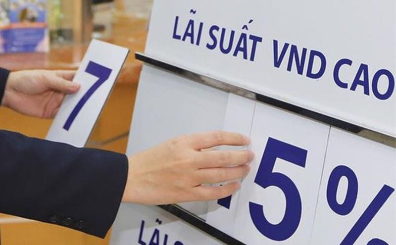 "Làn sóng" giảm lãi suất huy động lan rộng tại nhiều ngân hàng