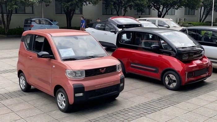Ô tô điện mini giá vài trăm triệu: Làn sóng bỏ xe máy để chạy xế hộp?