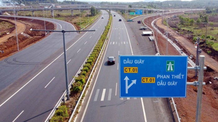 Thông xe thêm 4 nút giao ở cao tốc Phan Thiết - Dầu Giây