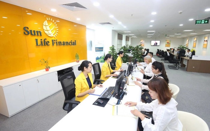 Khách chịu mất tiền đồng loạt hủy hợp đồng, ngân hàng - bảo hiểm chia nhau nghìn tỷ