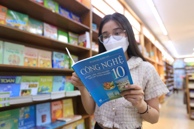 Bộ GD&ĐT biên soạn thêm bộ SGK: Chuyên gia giáo dục nói gì?