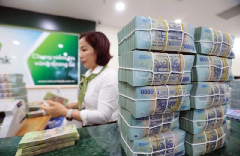 Thêm 3 ngân hàng giảm lãi suất huy động, vị thế big 4 trong việc giảm lãi suất thế nào?