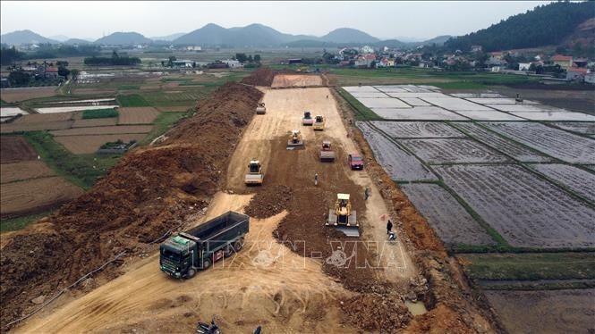Sẽ giải ngân hơn 7.400 tỷ đồng cho các dự án giao thông trong tháng 9