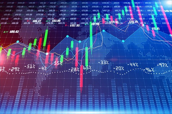 Chứng khoán nằm sàn "la liệt", nhà đầu tư có nên mua vào?