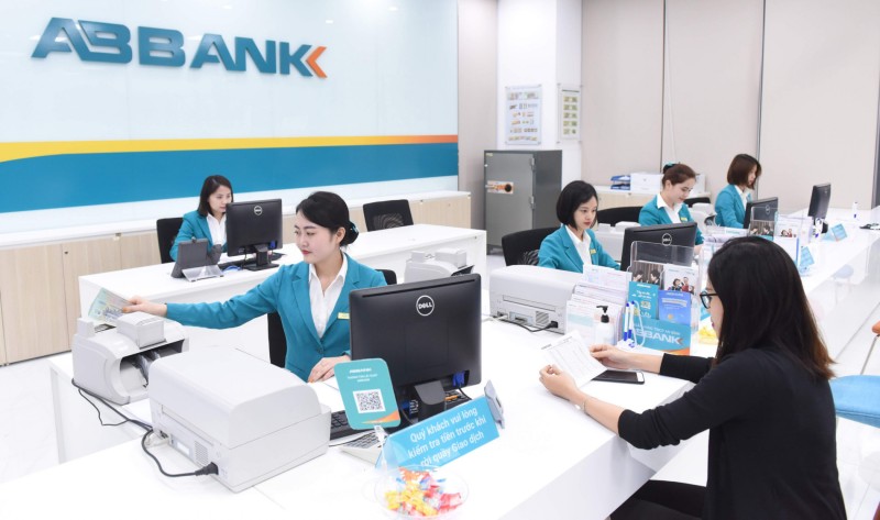 Lợi nhuận quý III của ABBank giảm gần 66% so với cùng kỳ, tỷ lệ nợ xấu vẫn trên 3%