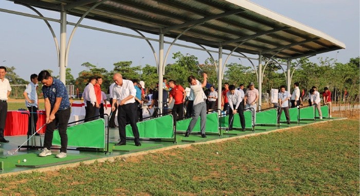 Kinh doanh sân golf: 'Bỏ thoi vàng, thu bạc cắc'
