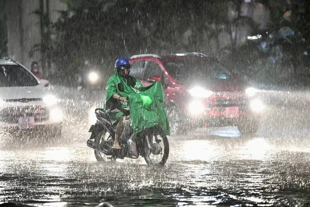 Đầu tuần Hà Nội đón không khí lạnh kèm mưa rào rải rác, nhiệt độ thấp nhất 11 độ C