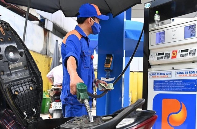 Chính phủ đề xuất giảm thuế môi trường với xăng, dầu đến hết năm 2024