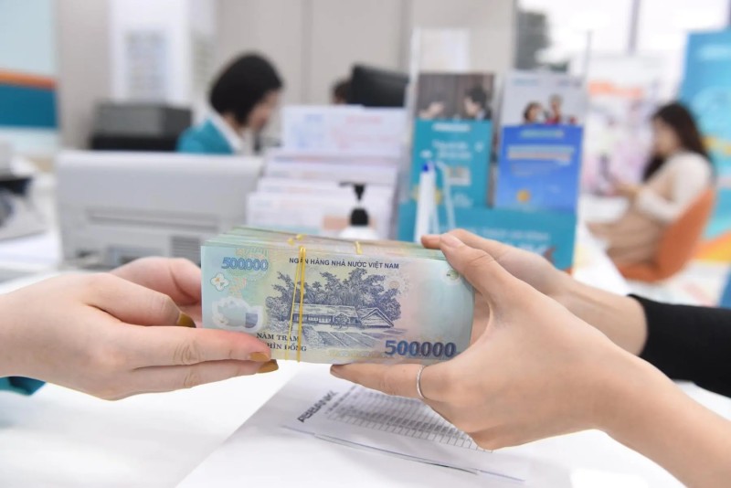 Thủ tướng yêu cầu tập trung tín dụng cho tiêu dùng, xuất khẩu và đầu tư