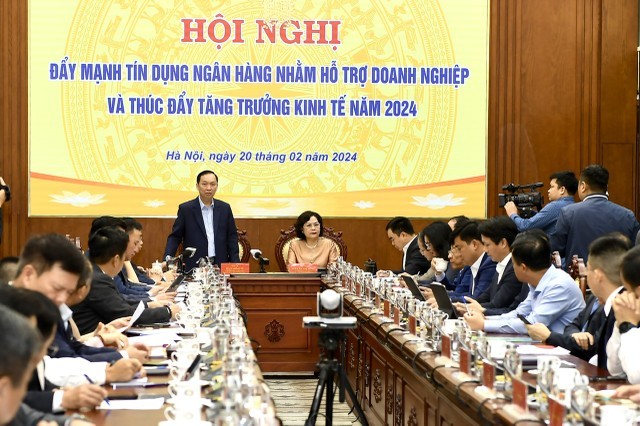Lãi suất huy động và cho vay cùng giảm trong tháng đầu năm 2024