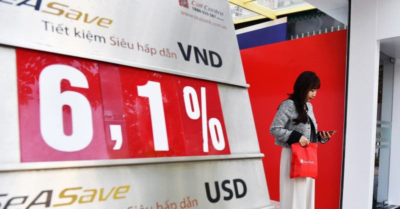Lãi suất gửi tiết kiệm tiếp tục tăng do đâu?
