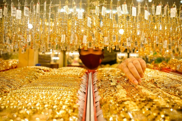 Giá vàng và ngoại tệ ngày 19/6: Vàng SJC đi ngang, đồng USD suy yếu