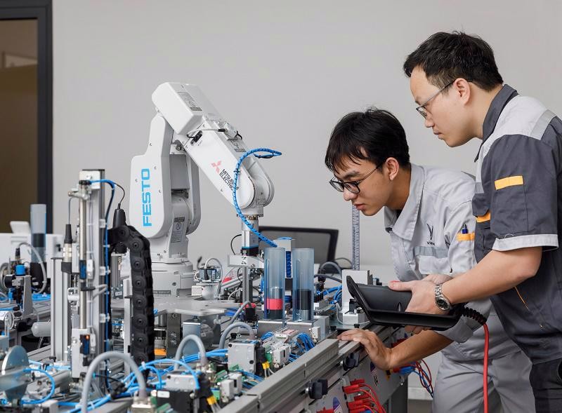 Hà Nội rà soát chính sách hỗ trợ việc làm và đào tạo nghề