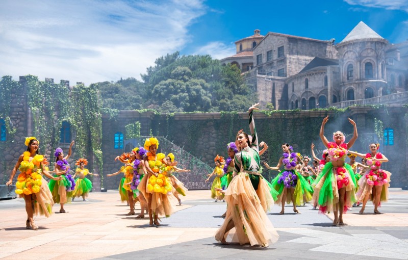 Ở xứ sở mỗi mét vuông là một show diễn
