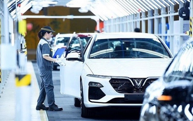 Thủ tướng yêu cầu Bộ Tài chính hoàn thiện đề xuất lệ phí trước bạ ô tô trong tháng 7