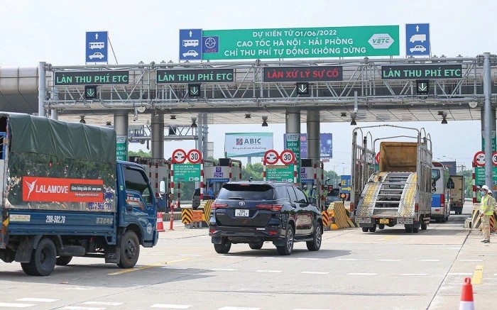 Đề xuất miễn thu phí 7 loại xe đi trên cao tốc