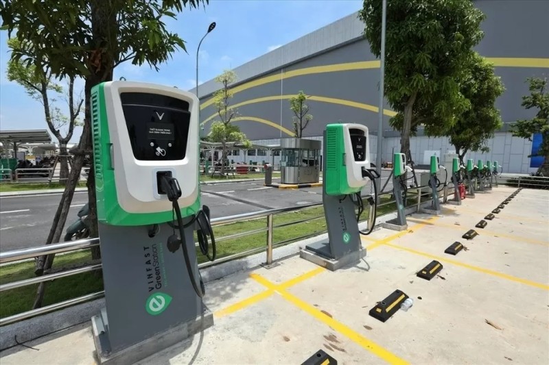 Bài toán trạm sạc xe điện: Chính phủ quyết tâm, doanh nghiệp vào cuộc