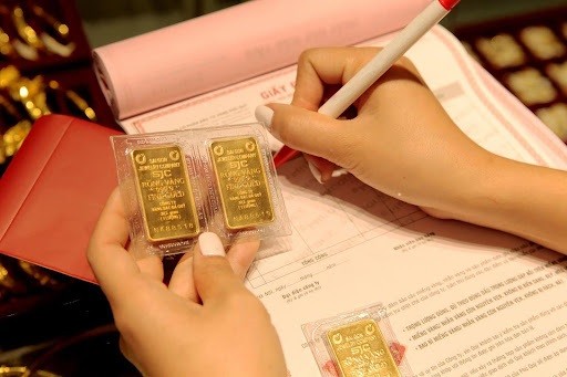 Giá vàng và ngoại tệ ngày 14/2: Vàng tiến sát đỉnh lịch sử, USD tiếp đà giảm