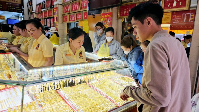 Giá vàng và ngoại tệ ngày 3/3: Nhẫn trơn và miếng SJC tăng tiếp, USD trên mốc 107
