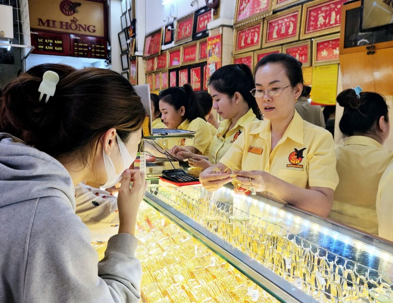 Thủ tướng yêu cầu Ngân hàng Nhà nước báo cáo tình hình thị trường vàng