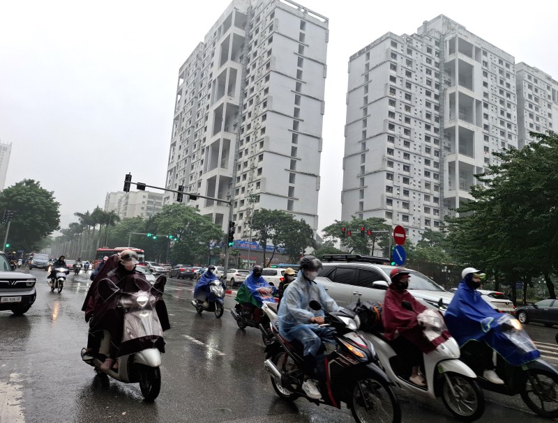 Vì sao Hà Nội nồm ẩm sớm hơn mọi năm và khi nào kết thúc?