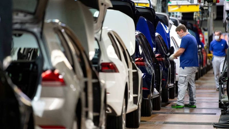 EU sẽ lùi thời gian cấm xe xăng dầu sang năm 2040