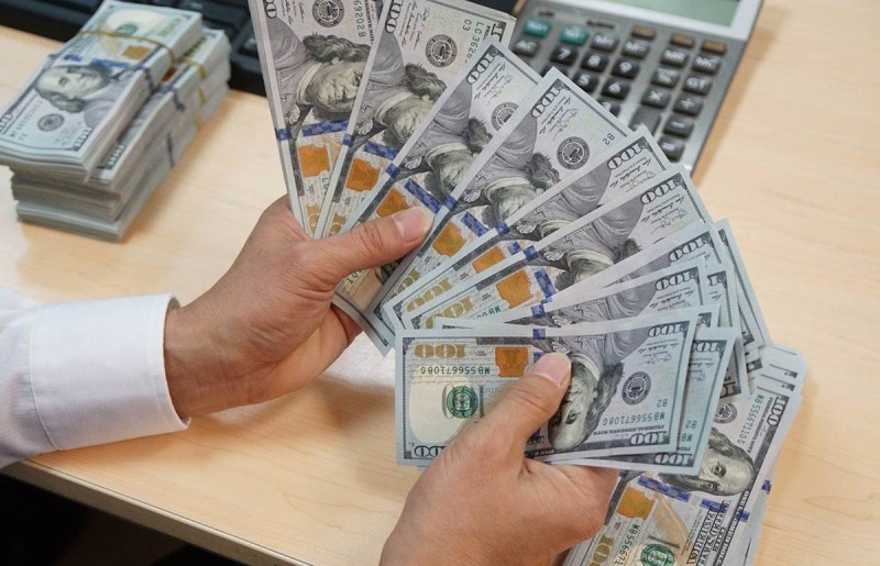 Phạt nặng để chặn hành vi mua, bán ngoại tệ trái phép trên thị trường 'chợ đen'