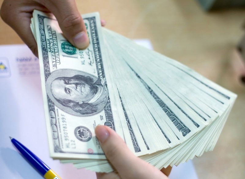 Tỷ giá USD hôm nay 4.2: USD tăng nhẹ theo đà quốc tế