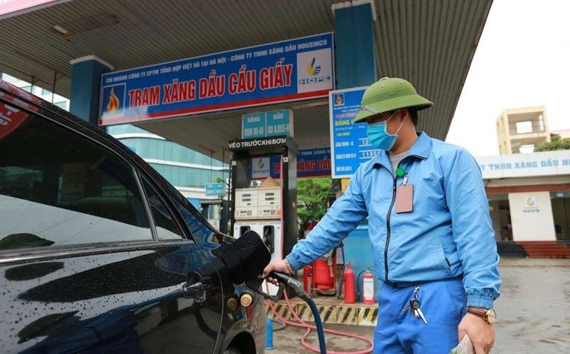 Bộ Tài chính đề xuất giảm thuế nhập khẩu xăng, dầu về 0%
