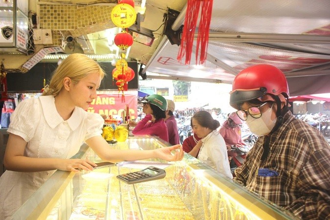 Giá vàng ngày 11/5: Vàng "rơi thẳng đứng", thị trường biến động mạnh