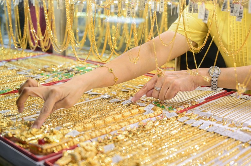 Giá vàng hôm nay 20/5: Vàng thế giới lao dốc, trong nước giảm hơn 1 triệu đồng/lượng