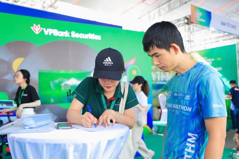 Từ đường chạy đến hành trình đầu tư: VPBankS lan tỏa trải nghiệm tài chính số