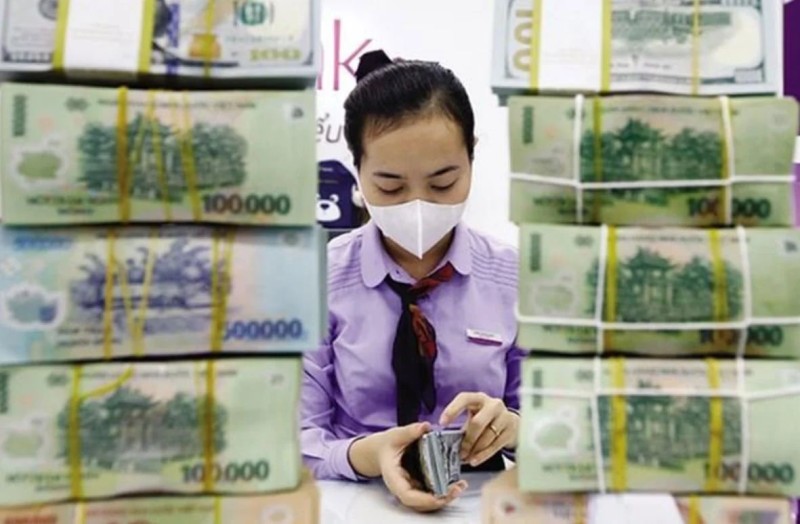 Lãi suất trái phiếu ngân hàng lên 10,5%/năm; tiến độ giải ngân gói 120.000 tỷ