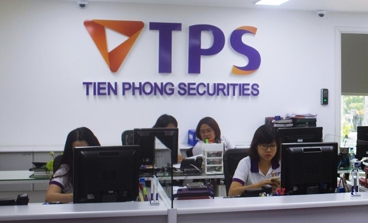 Chứng khoán Tiên Phong (TPS) lỗ 113 tỷ đồng từ bán trái phiếu trong quý III, phải thu hơn 2.900 tỷ đồng