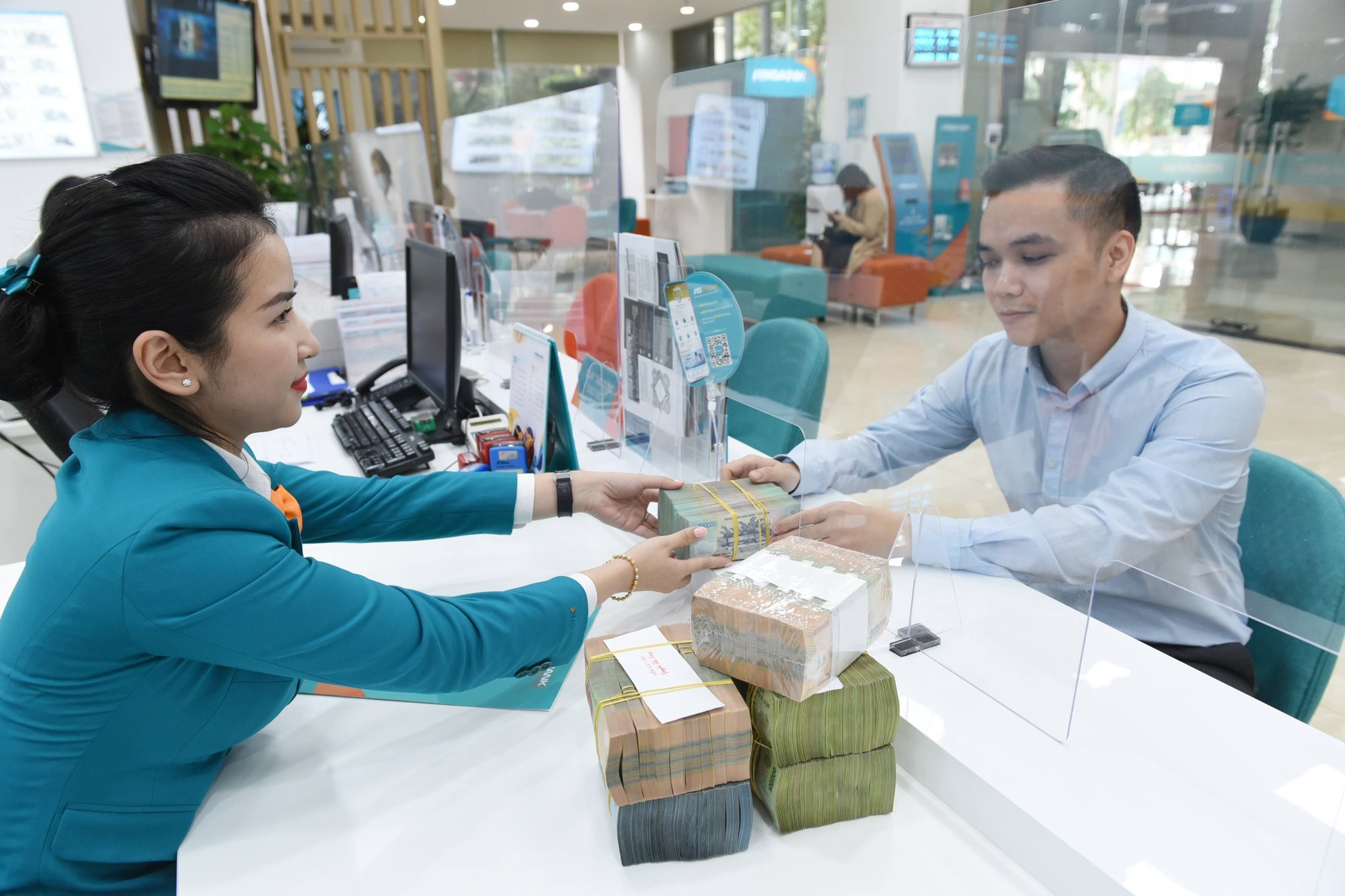 Những ngân hàng nào có lãi suất tiền gửi tiết kiệm cao nhất đầu tháng 11?