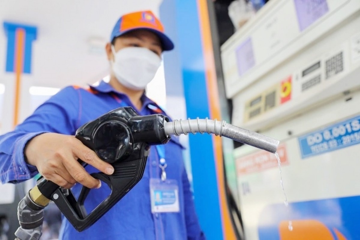 Giá xăng dầu hôm nay 8/11: Cập nhật giá xăng dầu trong nước, quốc tế