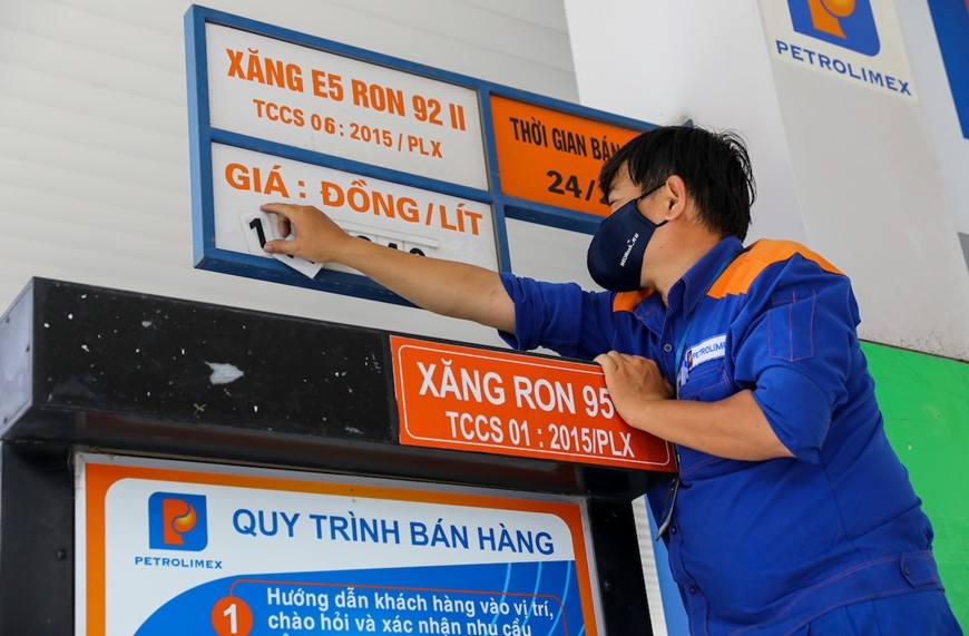 Giá xăng dầu hôm nay 30/11: Cập nhật giá xăng dầu trong nước, quốc tế