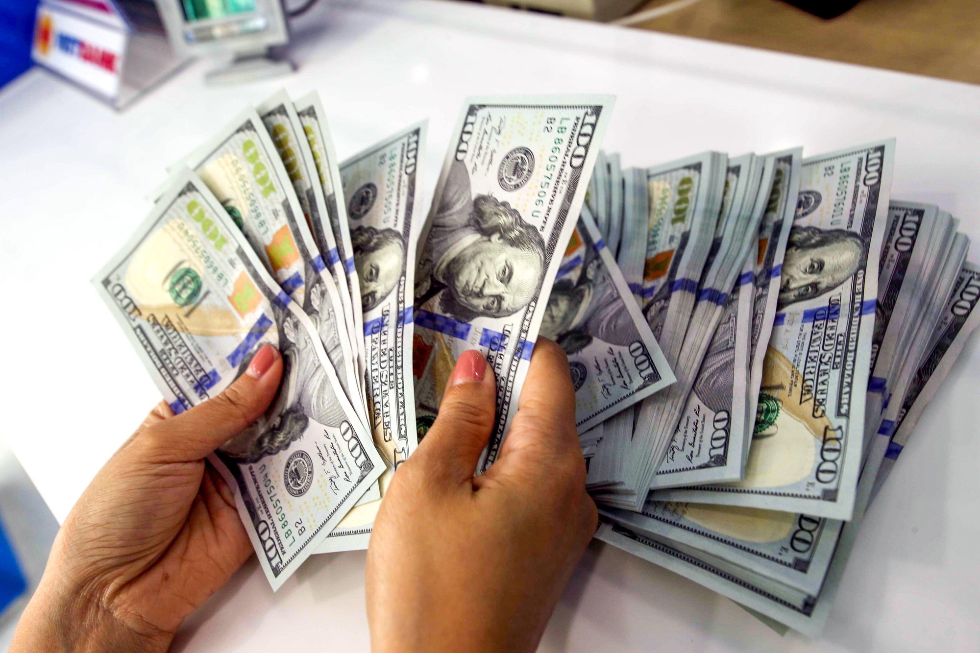 Tỷ giá USD hôm nay 3/12: Cập nhật tỷ giá USD trong nước và quốc tế