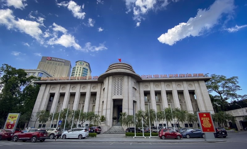 NHNN tiếp tục theo dõi diễn biến tiền tệ trong nước và quốc tế để điều hành lãi suất phù hợp